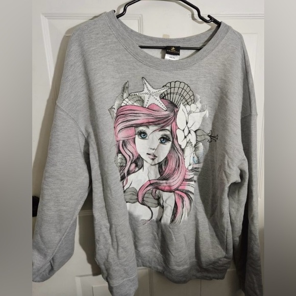 Disney Tops - Women’s Disney Princess XXL Sweatshirt
